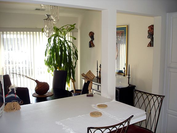  Kitchen into dining rm