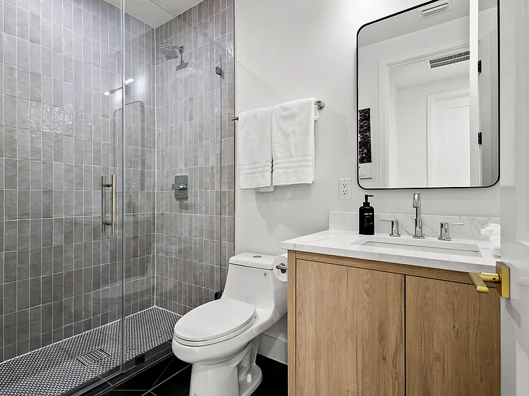 210 W Columbus Dr #3 — Photo 43