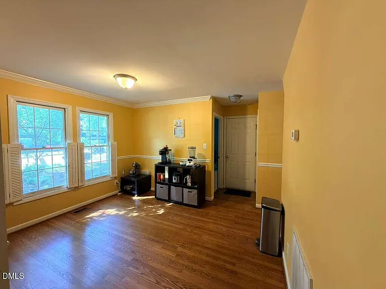 109 E Seve Ct — Photo 16