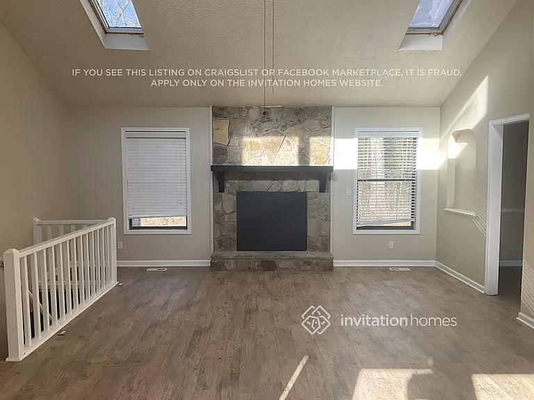 2199 Mohawk Trl — Photo 2
