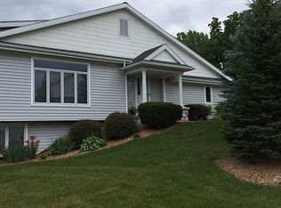 291 Shoreside South Dr SE, Grand Rapids, MI 49548