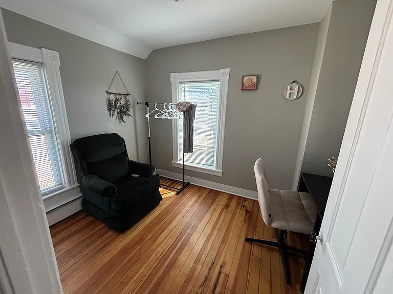 108 Paul Ave N #3 — Photo 5