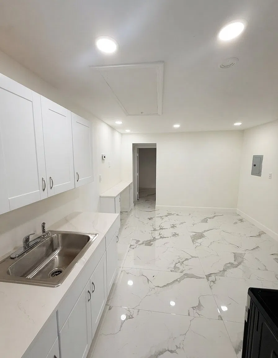 Updated 2BR/1BA Apartment in Hollywood - Near Downtown & Beach — Photo 2