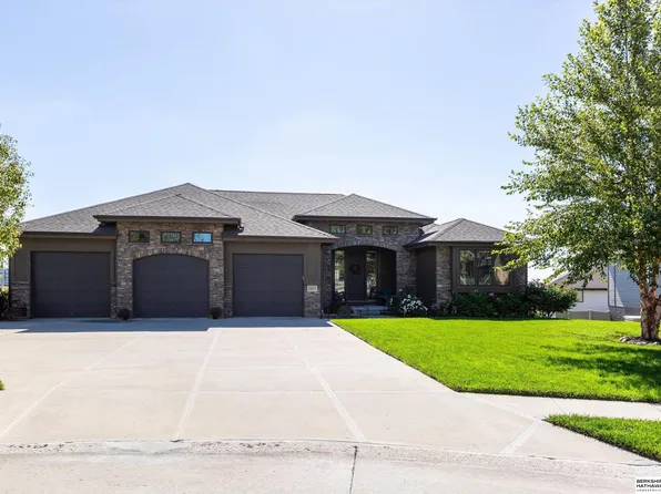 19315 Ruggles Cir, Elkhorn, NE 68022