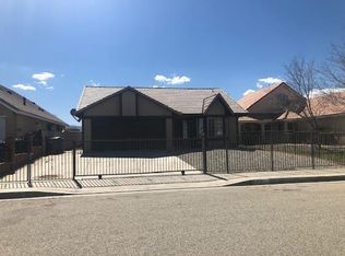 5250 Sunburst Dr, Palmdale, CA 93552