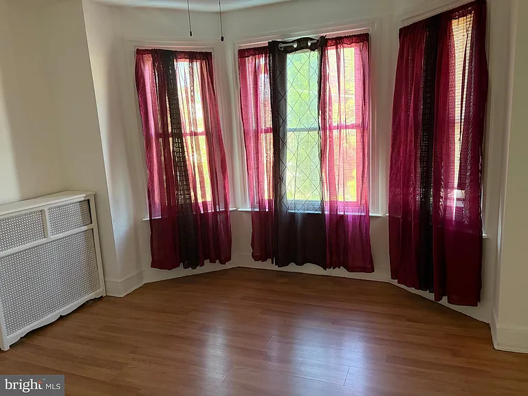 7058 Saybrook Ave — Photo 12