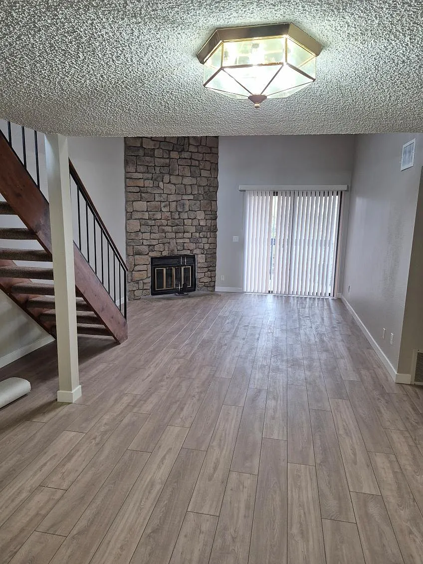 2 bed, 1184 sqft, $2,000 — Photo 1