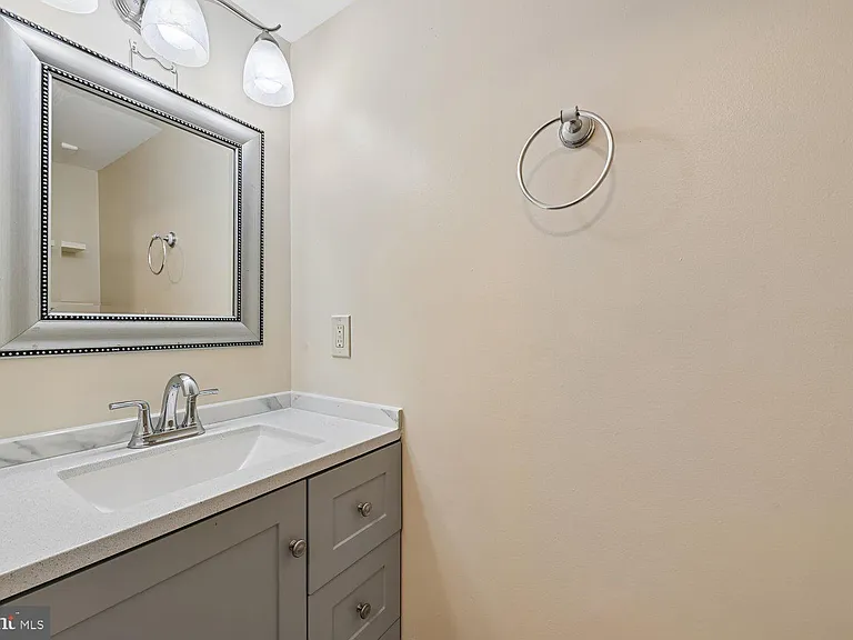 8805 Bolero Ct — Photo 21