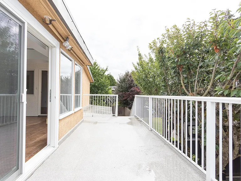 10620 Seaham Cres — Photo 14