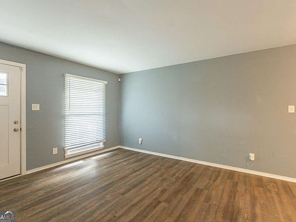 3rd image of 3597 Fairlane Dr NW
