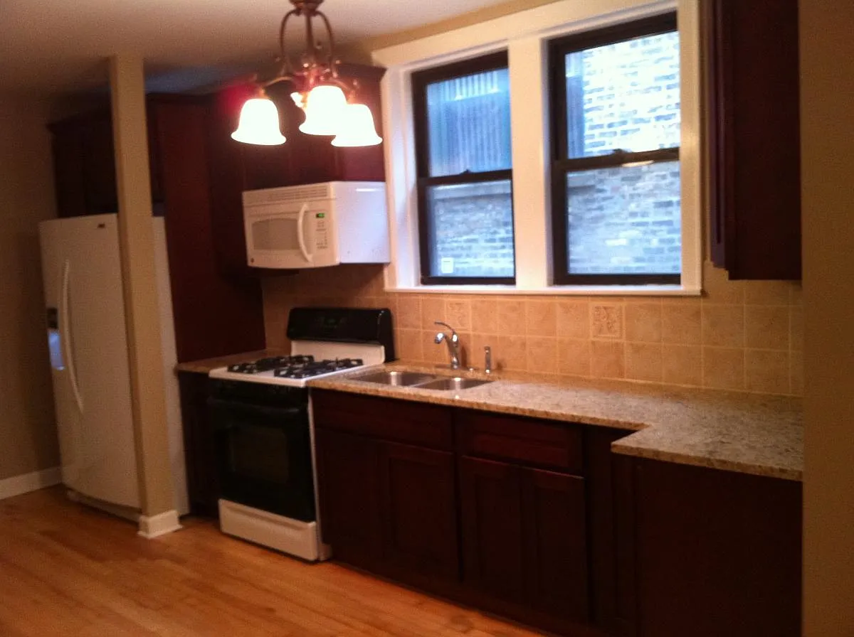 6418 N Albany Avenue — Photo 3