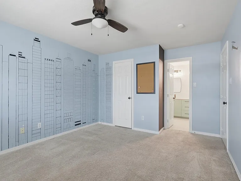9419 Stonehouse Ln — Photo 10
