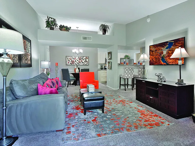 1290 W Horizon Ridge Pkwy — Photo 13