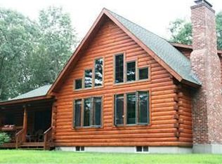 8 Bennett Ln, Holland, MA 01521