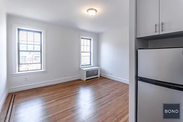 Rented by Bond New York | media 7