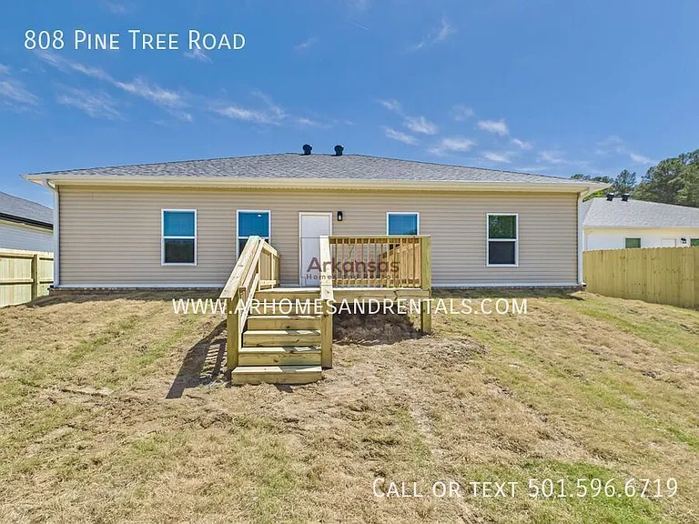 808 Pine Tree Rd — Photo 16