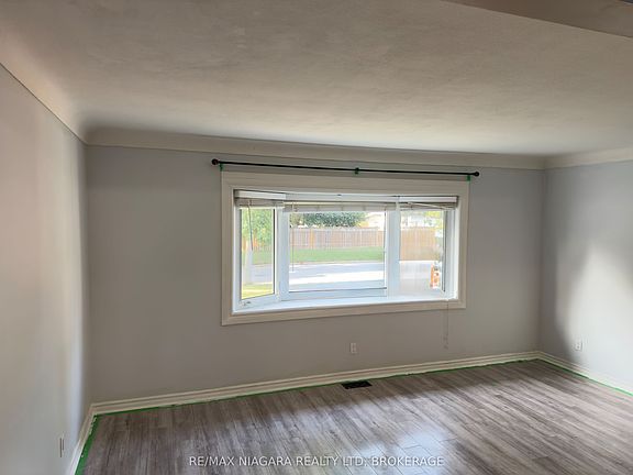 5th image of 8 Lakehurst Dr