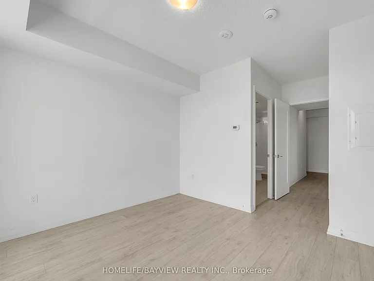 8960 Jane St #228 — Photo 10