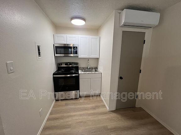 3rd image of 1320 Mlk Ave NE APT 11
