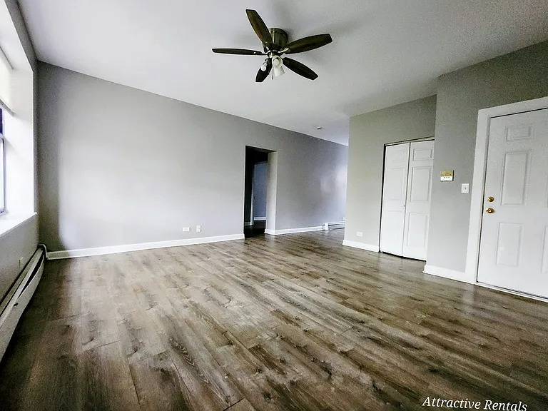 5657 W Washington Blvd #2S — Photo 2