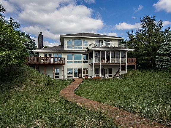 2nd image of 9387 Whispering Sands Dr
