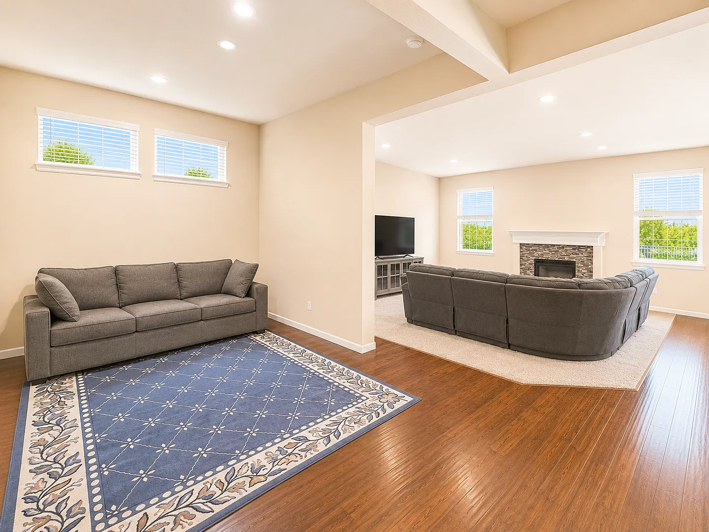 Large 4 Bedroom Home with EV Charger and Solar in Bethany Area — Photo 4