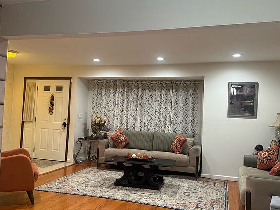 3rd image of L7 Quincy Cir #L7