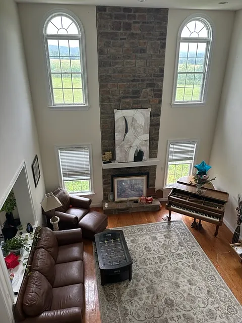 5 bed, 4860 sqft, $4,500 — Photo 2