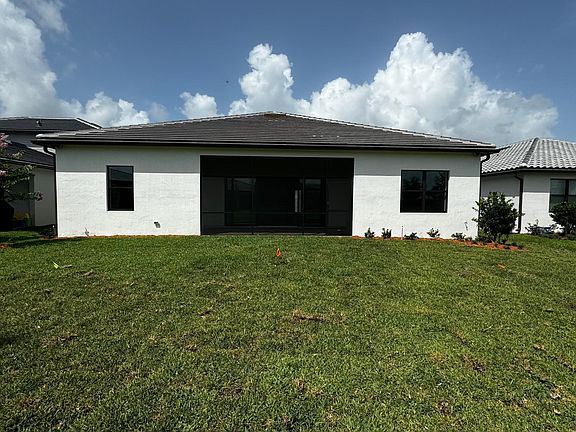 4th image of 853 SE Courances Drive