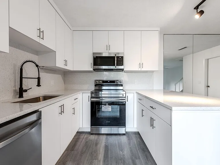 471 Kirk Rd #D — Photo 8