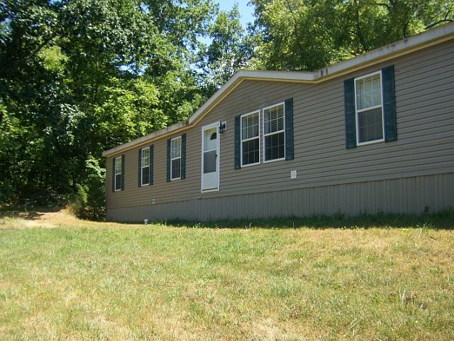 Lakeview mobile on 3 lots 