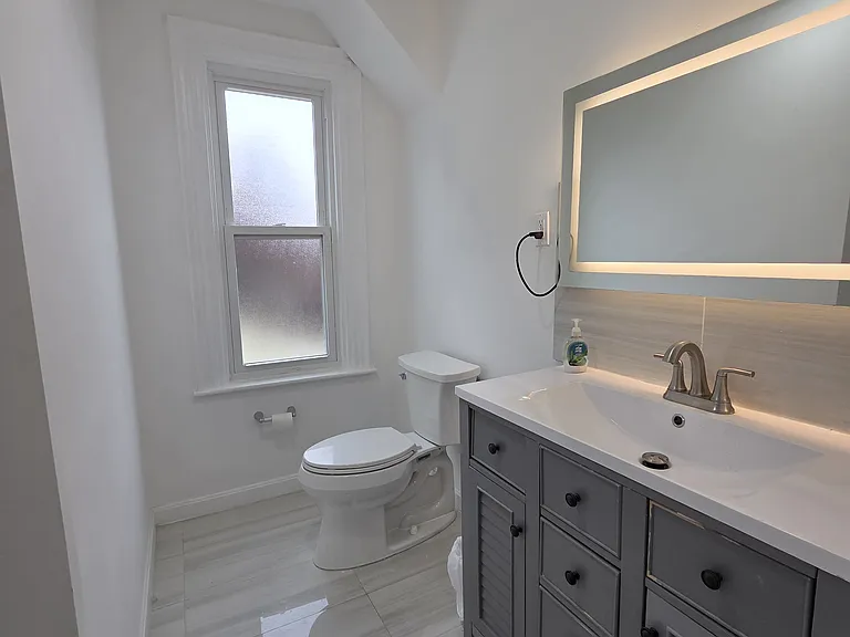 56 Pinckney St #4 — Photo 12