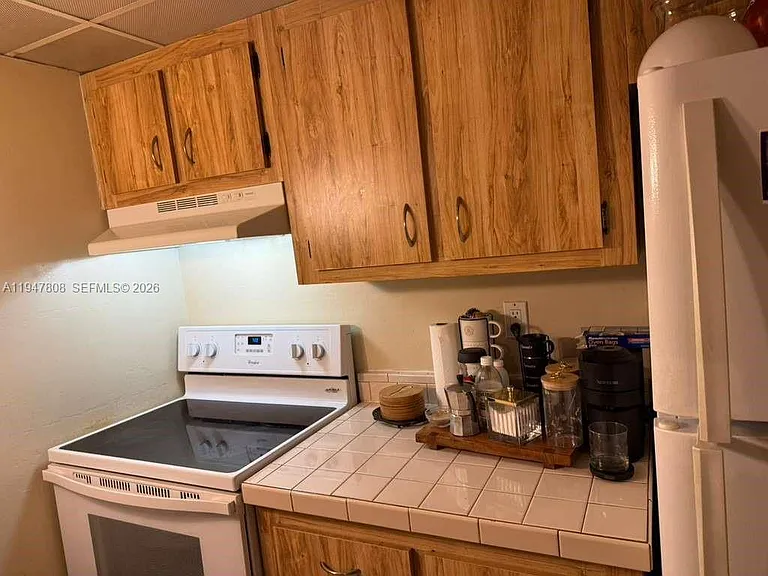 6031 Shakerwood Cir #107 — Photo 2