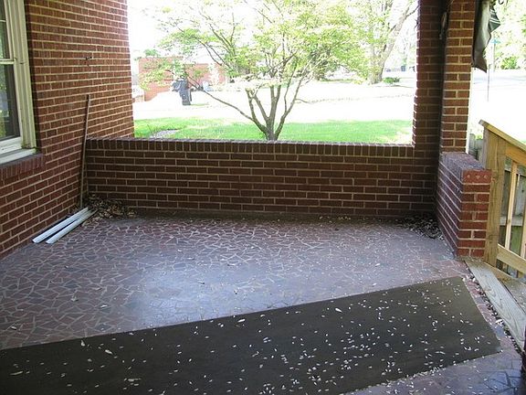 4th image of 406 Huntington Blvd NE