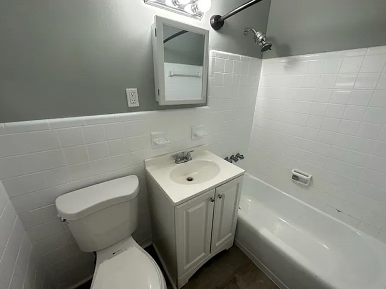 4246&4300 Seagrape Dr #4249-4301 — Photo 20