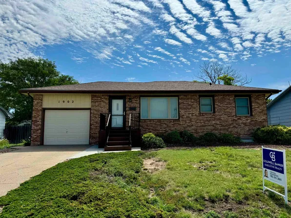 1902 Holmes Rd, Hays, KS 67601