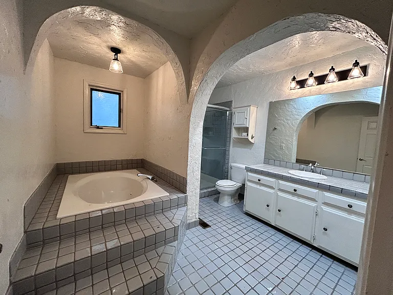 28226 Larchmont Ln — Photo 9