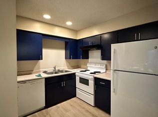520 Bellarmine Dr E APT 10, Joliet, IL 60436