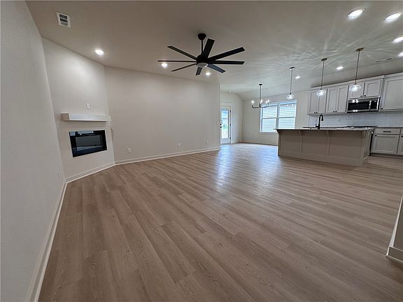 4th image of 1728 Gerald Shay Rd