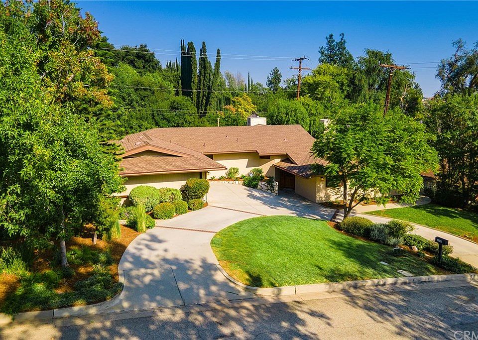 1st image of 2000 Liliano Dr