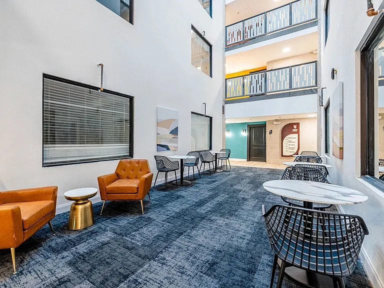VEER Apartments — Photo 20