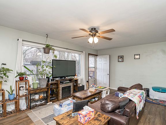 5th image of 248 Village Dr #248