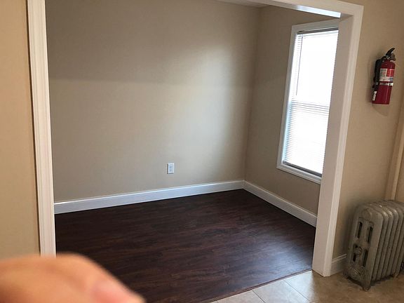 3rd image of 35 Court House Pl Floor 2