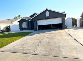 1209 Berkshire Rd, Bakersfield, CA 93307