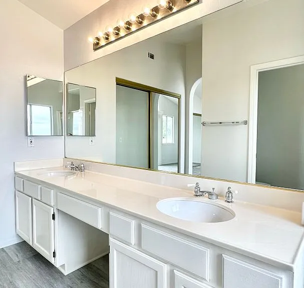 1043 Carryll Park Ct — Photo 33