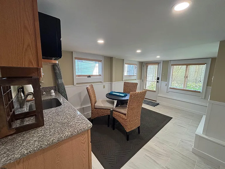 7 N Delavan Ave #2026 — Photo 9