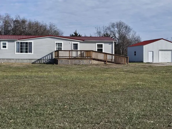 102 SE 3643p Ln, Clinton, MO 64735