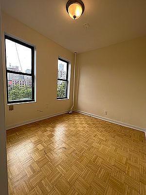 4th image of 260 6th Ave #25