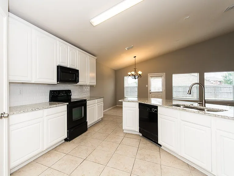1413 Gordon Dr — Photo 15