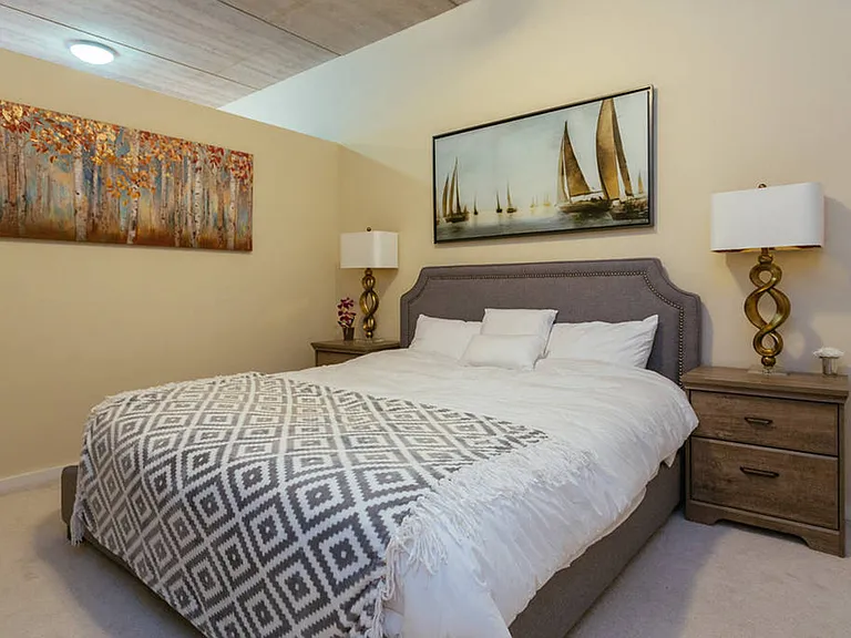 630 N Franklin St #504 — Photo 7